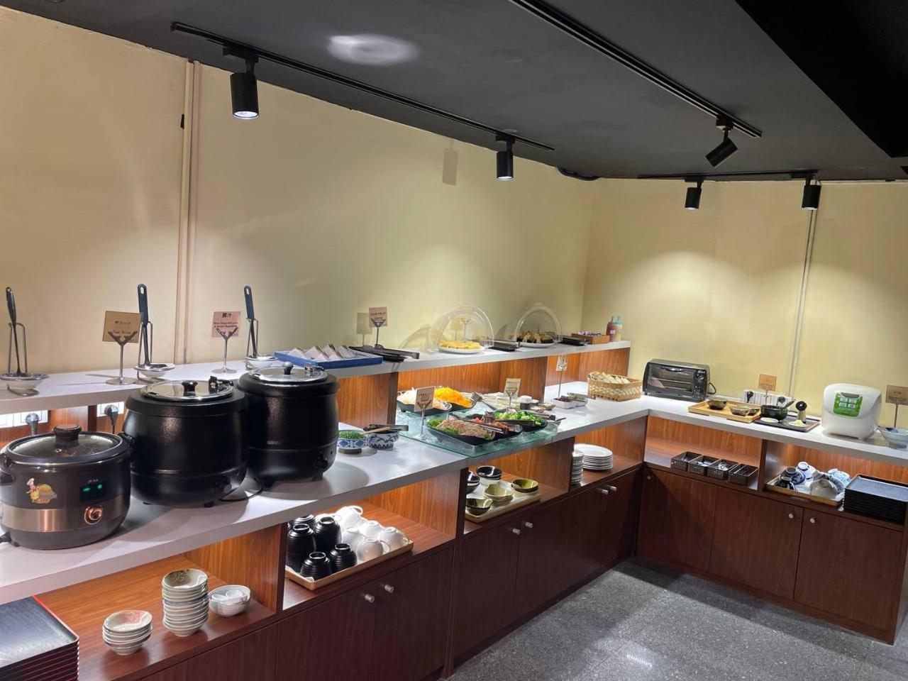 Azumaya Hotel Пном Пен Екстериор снимка