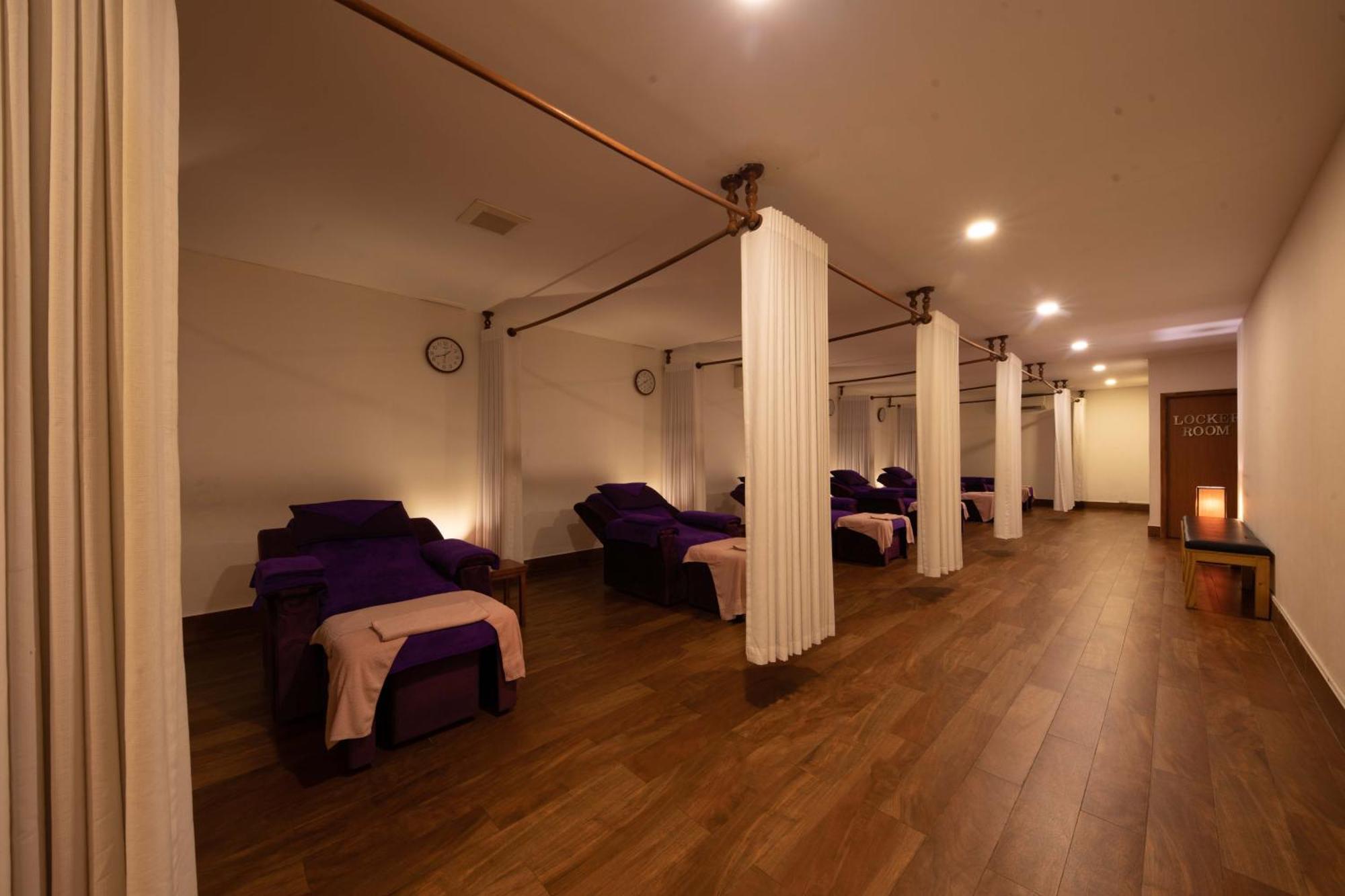 Azumaya Hotel Пном Пен Екстериор снимка